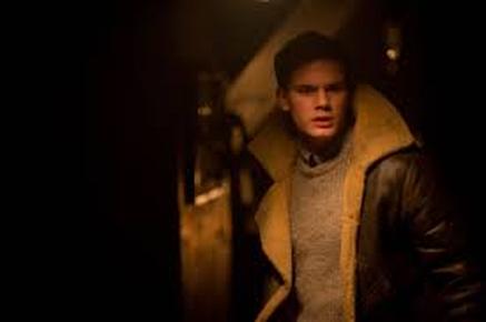 jeremy irvine woman in black interview  Picture